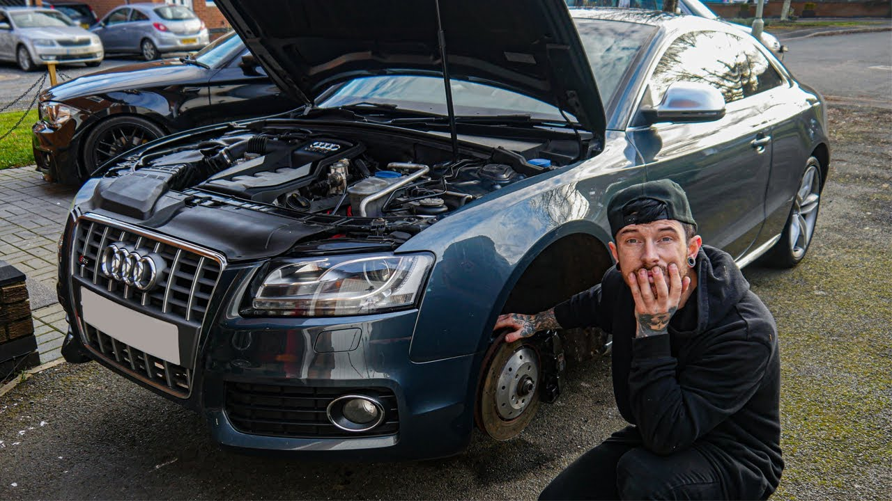 Audi S5 V8 — damaged